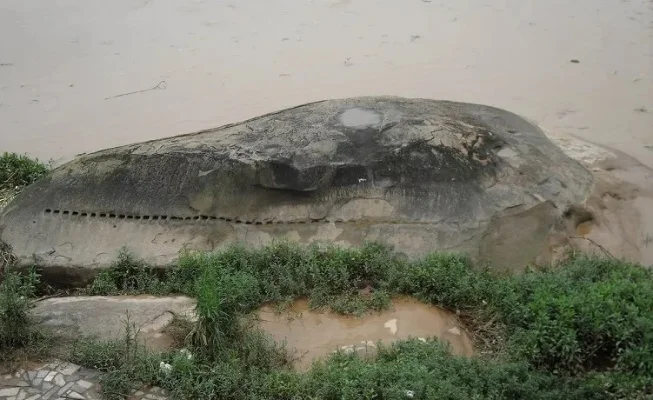 南阳渡宝藏两块巨石之间没有-南阳渡宝藏之谜