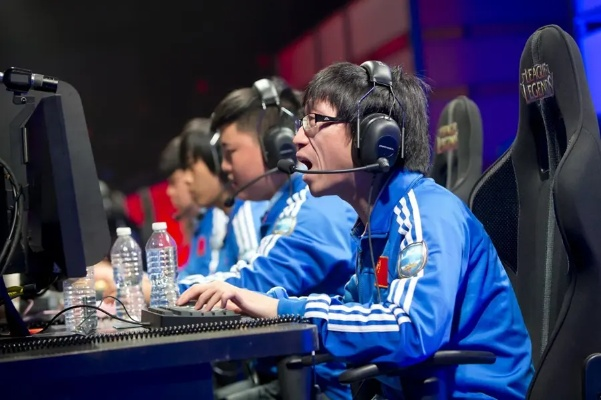 s3总决赛皇族uzi-S3总决赛Uzi传奇落幕