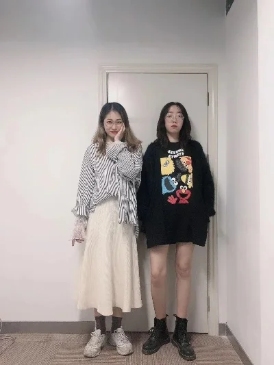 打扮追星族女孩-追星女孩时尚穿搭指南