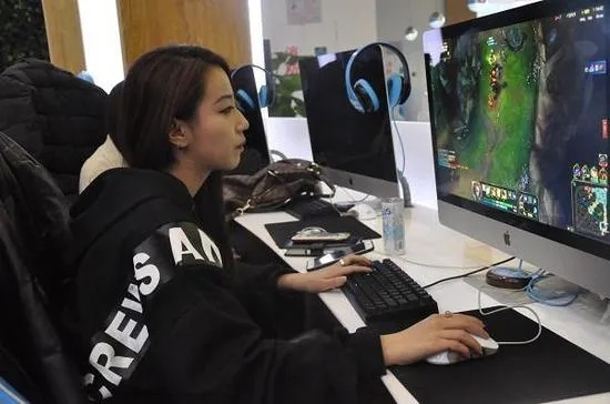 女生玩什么电脑手游最容易上手？