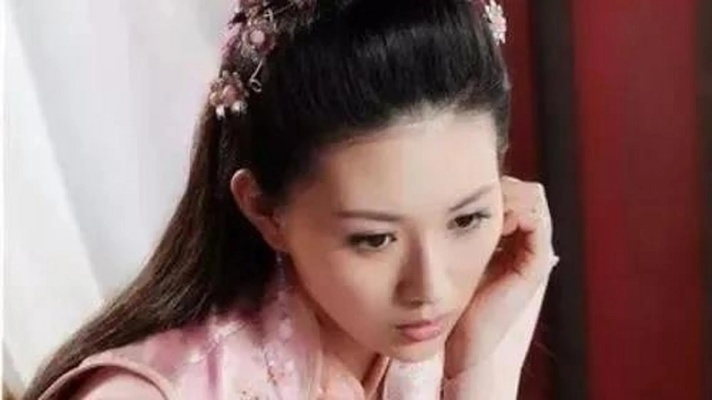 王府丫鬟逆袭记：通房姑娘的上位智慧